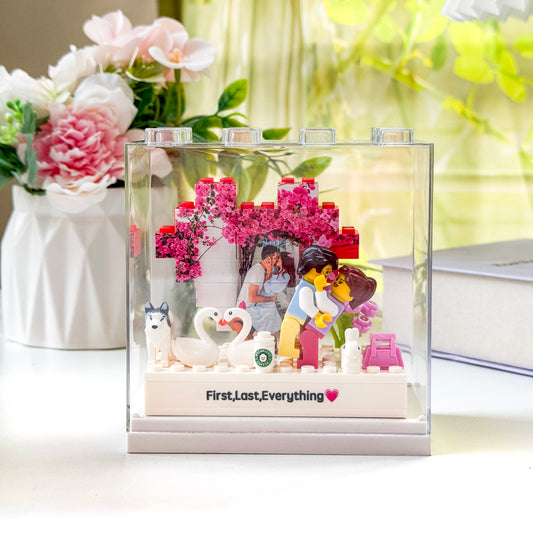 Custom Couple Brick Figures Gift Set with Heart Background